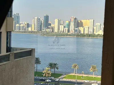 مساحات كبيره | موقع مميز | اطلاله على بحيره خالد | تسهيلات بالدفع