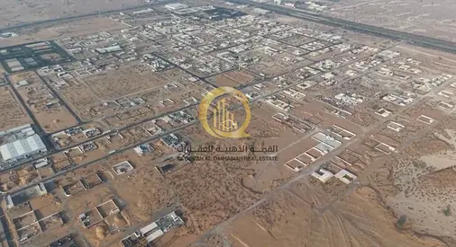 ارض صناعية في منطقة البطائح بموقع مميز جدا مدخل طريق الذيد و طريق خورفكان تملك مواطنين و دول الخليج