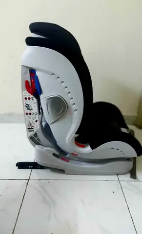 Jikel Brand ISOFIX Car Seat From 6 Months to 12 Years of Age - Almost New!!!