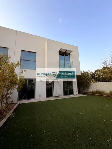 تاون هاوس ثلاث غرف نوم للأيجار فى مجمع الزاهية السكنى