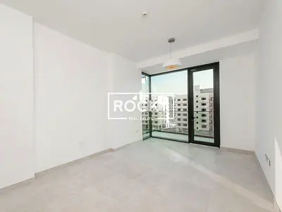 SPACIOUS 2BR WITH BALCONY | POOL, GYM & PARKING