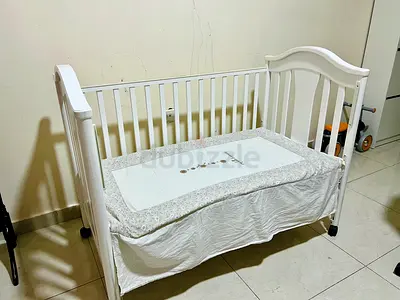 White Wooden Baby Crib / Cot in Good Condition