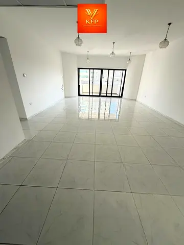3BHK AVAILABLE VERY CL0SE T0 METR0READY T0 M0VE PRIME L0CATI0N CHILLER FREE WITH 3 BALCONY