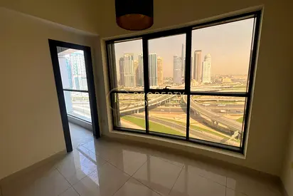 UNFURNISHED | PRIME LOCATION | VACANT 05/09
