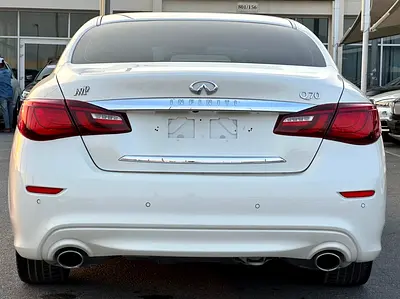 2017 Infiniti Q70 — фото 4