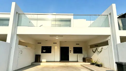 3Bed+Maids | Unfurnished | Closed Kitchen