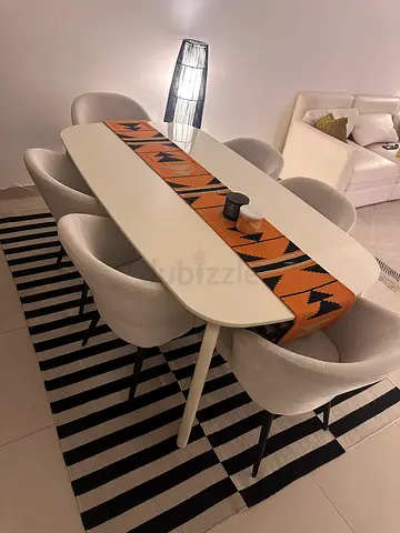 6 Seater white dining table