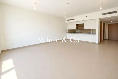 Pool Park View | Unfurnished | Large Space