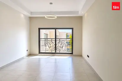 Vastu I Near Metro I Chiller Free I Spacious unit