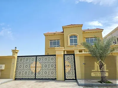 🏡 3-Bedroom Townhouse | 4 Bathrooms ✨ Beautiful and spacious 3-bedroom townhouse designed for comfortable family living. 🔹 3 Spacious Bedrooms 🔹 4 Modern Bathrooms 🔹 Bright & Spacious Living Area 🔹 Mo