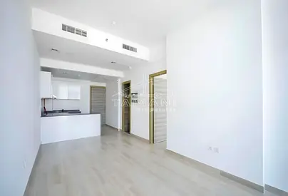 Marina view Ready to move in Mid floor