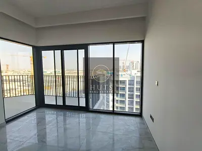 طابق مرتفع | معيشة فاخرة | تصميم واسع