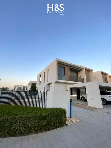 Corner | Single Row | 4BR + Maid | Open Kitchen | Premium Villa