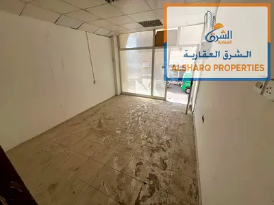 محل تجاري للإيجار _ الرميلة _ ثاني صف من كورنيش عجمان _ موقع حيوي _ مناسب لمختلف الأنشطة _ 6 دفعات _ 18 ألف سنوي