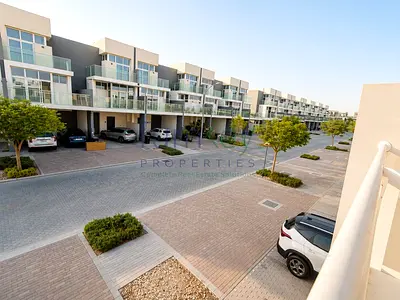 Spacious Layout | 3BR Townhouse