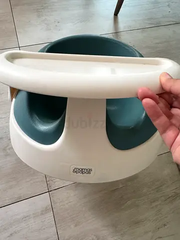Used Ergonomic Baby Floor Seat / Feeding Seat- mamas and papa’s baby seat good for 6 months plus.