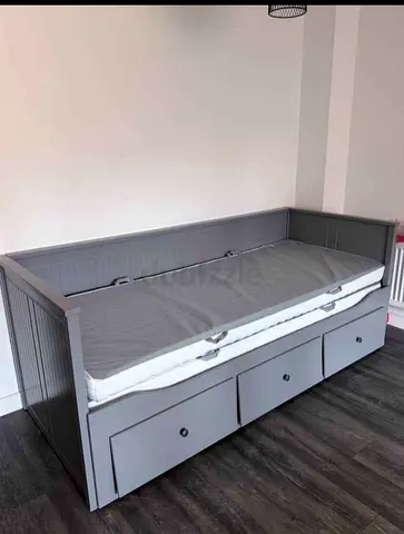 IKEA Brand hamnes day bed with 2 mattresses and 3 store drawer neat and clean available