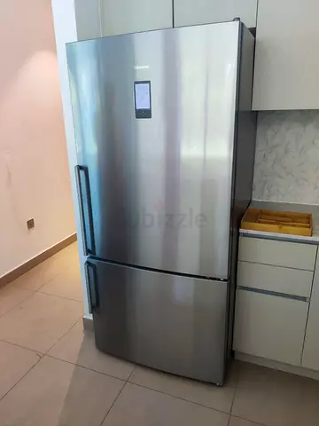 Siemens IQ700 Bottom Freezer Digital Invtar Latest Version Refrigerator 85cm