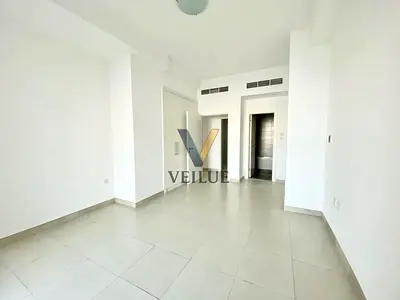 High Floor | Very Large Layout | Spacious 1 Bedroom