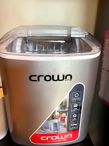 Crownline Ice maker