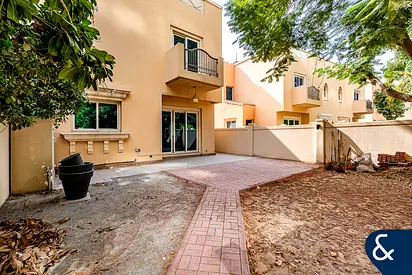 Fully Upgraded | 4 Bed TH1 | Prime Location