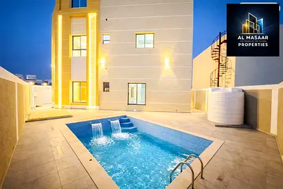An excellent, spacious villa featuring a private pool and central air conditioning; registration and ownership fees are included.