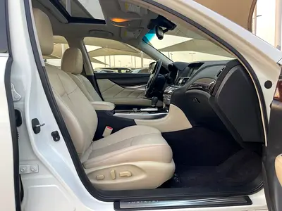 2017 Infiniti Q70 — фото 16