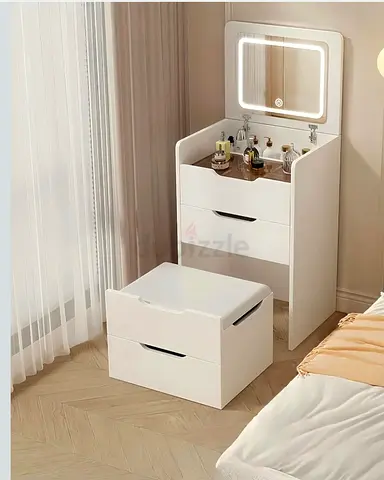Makeup Vanity/Dresser with Stool
