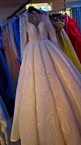 Sparkling Ivory Ball Gown Wedding Dress - Size Unspecified