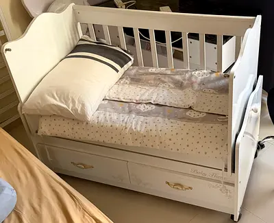 White Baby Home Wooden Crib with Storage Drawers with mattress and pillows