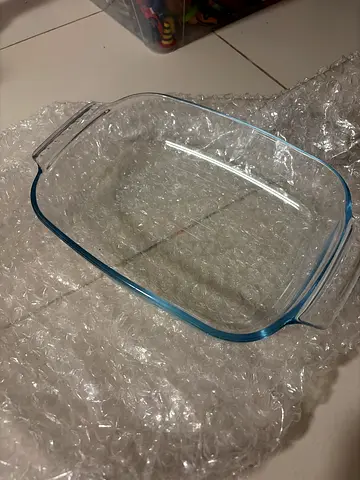 Glass Oven Baking Dish / Casserole Dish - Good Condition