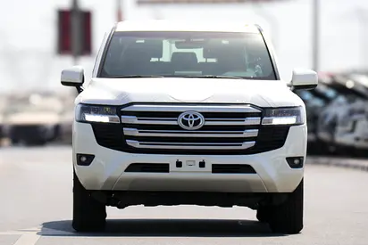 2026 Toyota LAND CRUISER photo 4