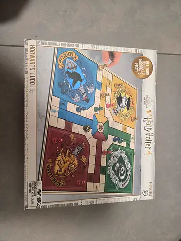 Harry Potter Hogwarts Ludo Board Game - limited addition