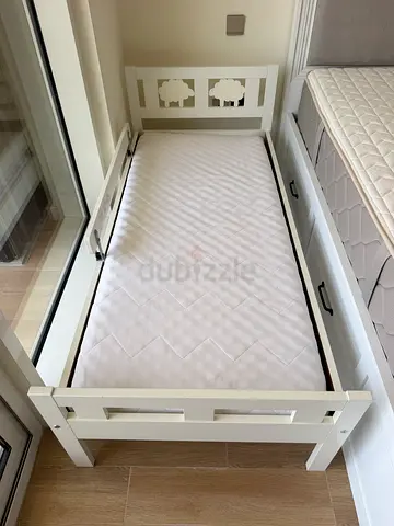 White Single Wooden Bed Frame with Trundle Drawer - Good Condition