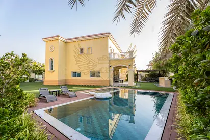 FULLY FURNISHED | PRIVATE POOL | EXCLUSIVE