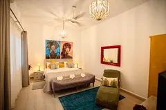 Independent Ensuite Master Room..Live By the Beach