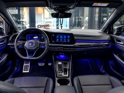 صورة 8 لـ 2023 Volkswagen GOLF R