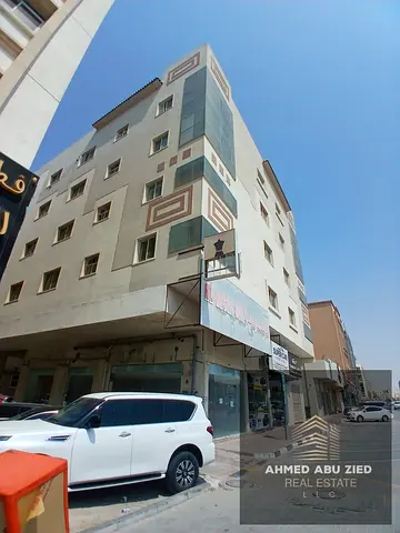 بناية استثمارية حديثة للبيع في صناعية الجرف عجمان بعائد 8.96% ودخل سنوي 986 ألف درهم أرضي وميزانين و4 طوابق بموقع استثماري مميز