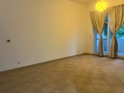 Unfurnished, Perfect Layout! Huge Size