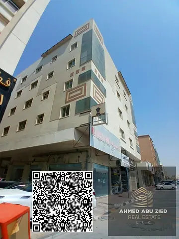بنايه سكني تجاري (G+4) عمر 7 سنوات موقع مميز تملك حر