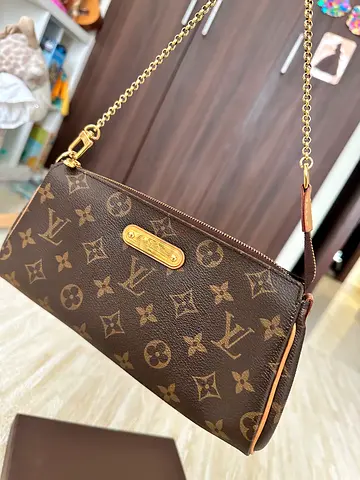 Louis vuitton eva clutch bag