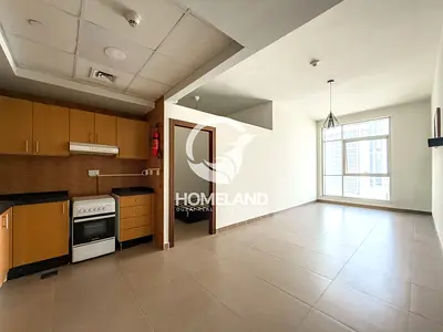 Prime location |Equipped kitchen |Bright and clean