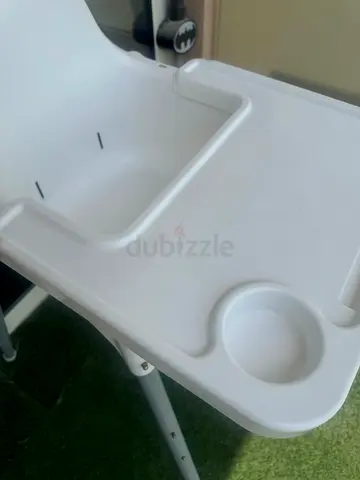 White baby high chair tray / feeding chair (detachable) - good condition