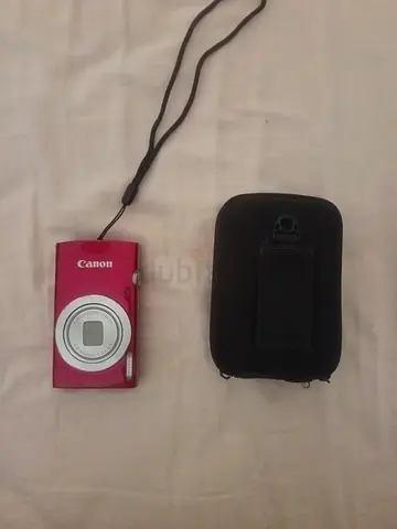 Canon compact digital camera with soft pouch - red