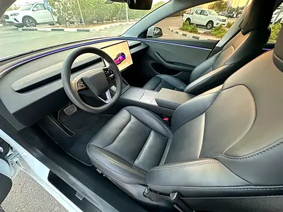 صورة 8 لـ 2024 Tesla MODEL 3