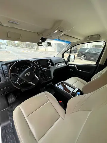 صورة 13 لـ 2020 Toyota GRANVIA