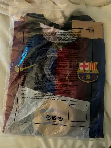 FC Barcelona Home Football Jersey Large - Brand New, Ultra fake