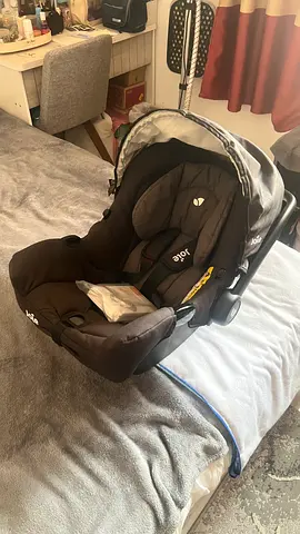 Joie Infant Car Seat 0-13 years (Rear-facing) - Good Condition