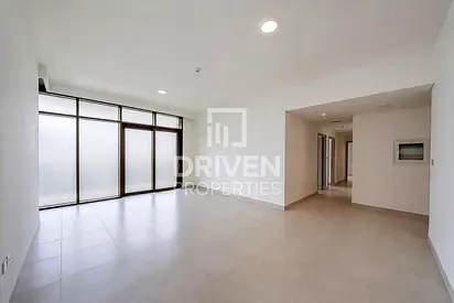 Available on Oct 29 | Mid Floor with Maid's Room