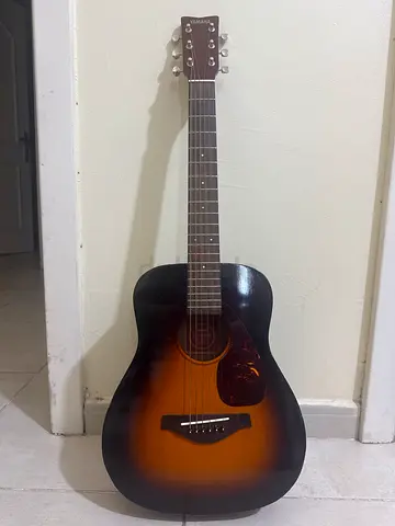 Yamaha acoustic guitar - good condition, ready to play